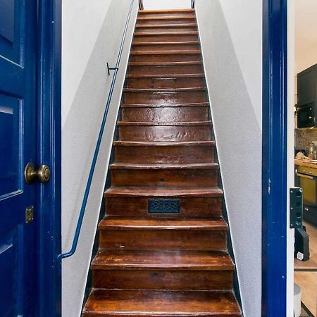 Charming Lisbon Home With Terrace St Amaro Εξωτερικό φωτογραφία