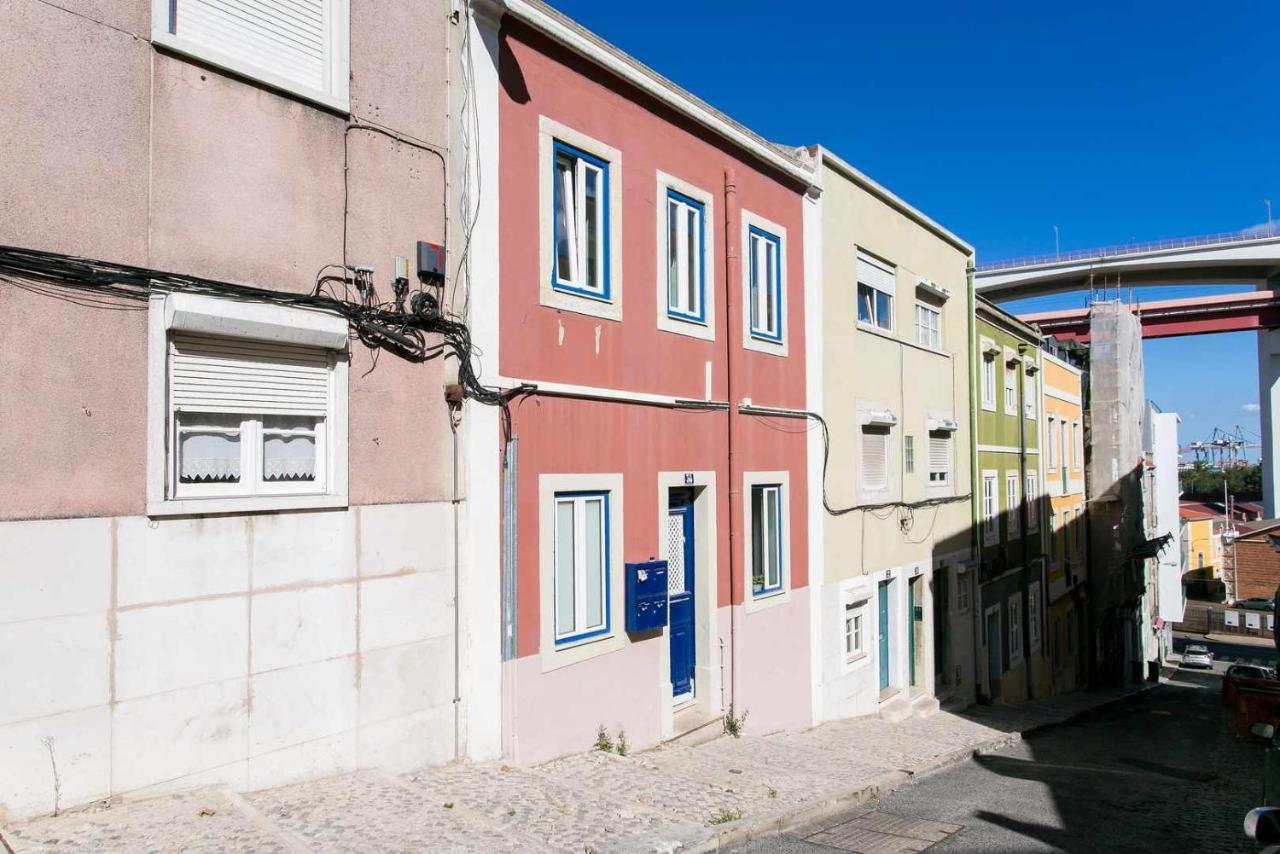 Charming Lisbon Home With Terrace St Amaro Εξωτερικό φωτογραφία